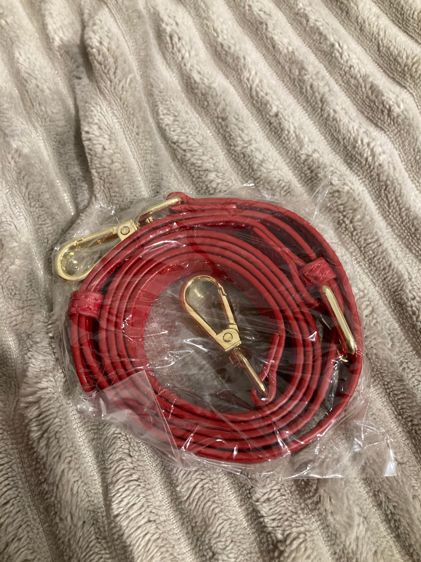 Prémium valódi bőr női válltáska krokodilmintás - borvörös