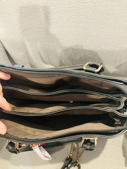 Közepes méretű női táska – stílus, trendi design